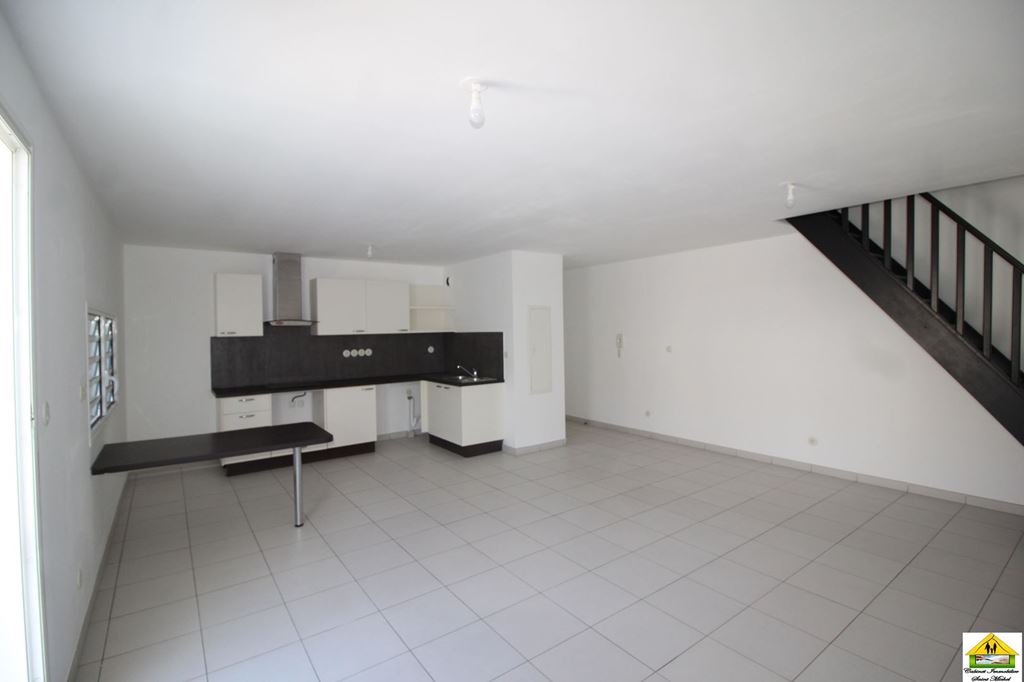 Appartement F3 LA POSSESSION 140000€ Cabinet Immobilier Saint Michel Appartement F3 LA POSSESSION 140000€ Cabinet Immobilier Saint Michel