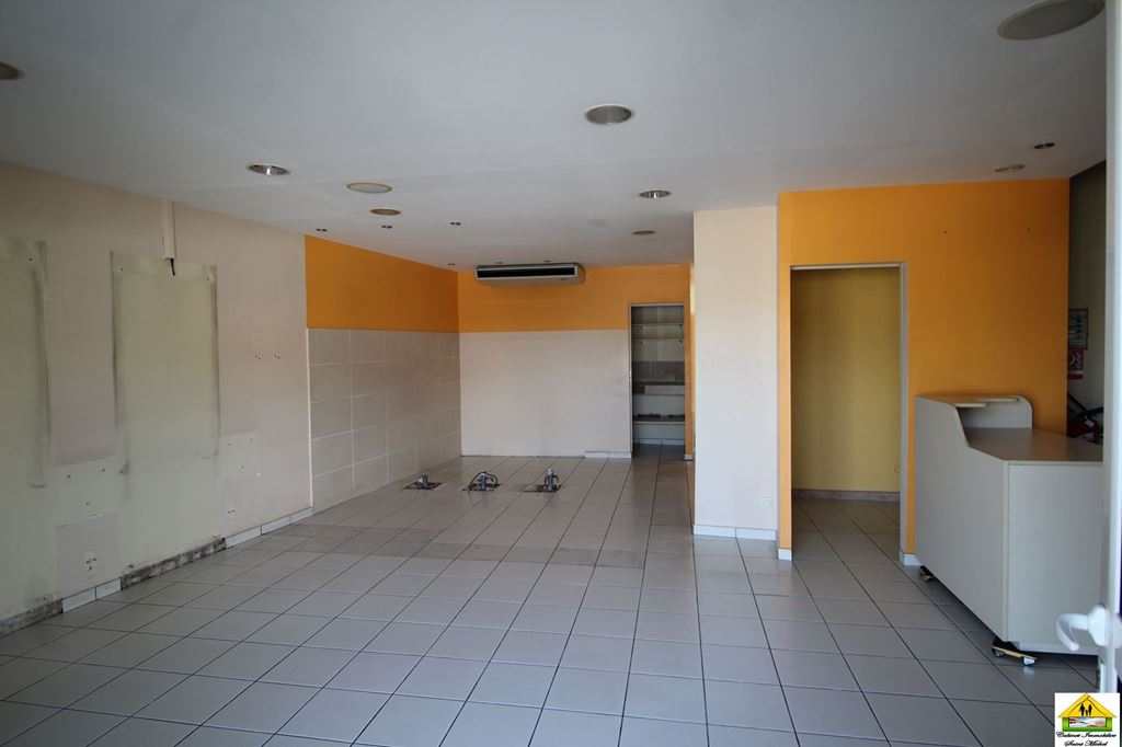 Appartement Local commercial LA POSSESSION 1490€ Cabinet Immobilier Saint Michel Appartement Local commercial LA POSSESSION 1490€ Cabinet Immobilier Saint Michel