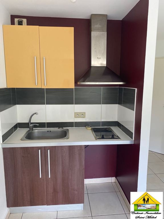 Appartement F1 SAINT DENIS 410€ Cabinet Immobilier Saint Michel Appartement F1 SAINT DENIS 410€ Cabinet Immobilier Saint Michel