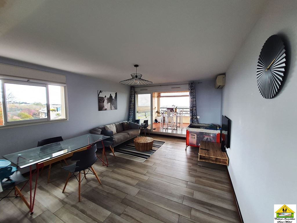 Appartement F4 LA POSSESSION 235000€ Cabinet Immobilier Saint Michel Appartement F4 LA POSSESSION 235000€ Cabinet Immobilier Saint Michel