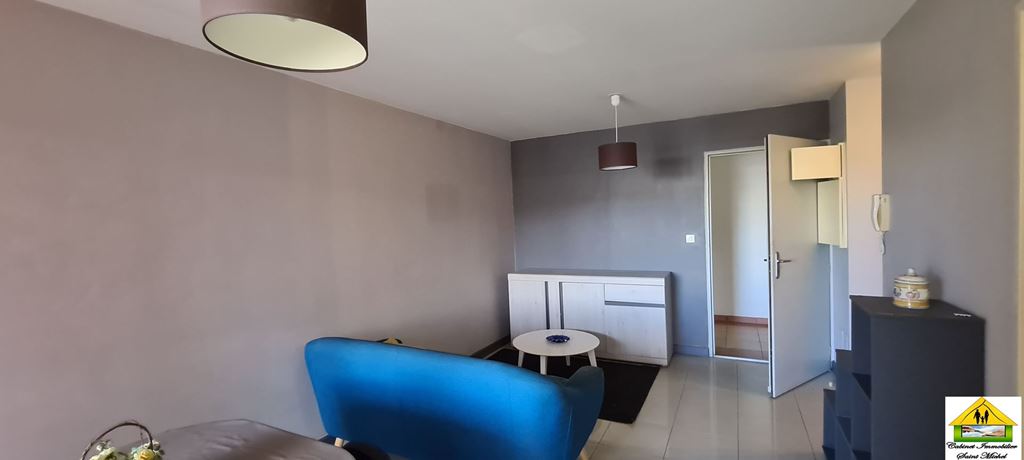 Appartement F2 SAINTE CLOTILDE 650€ Cabinet Immobilier Saint Michel Appartement F2 SAINTE CLOTILDE 650€ Cabinet Immobilier Saint Michel