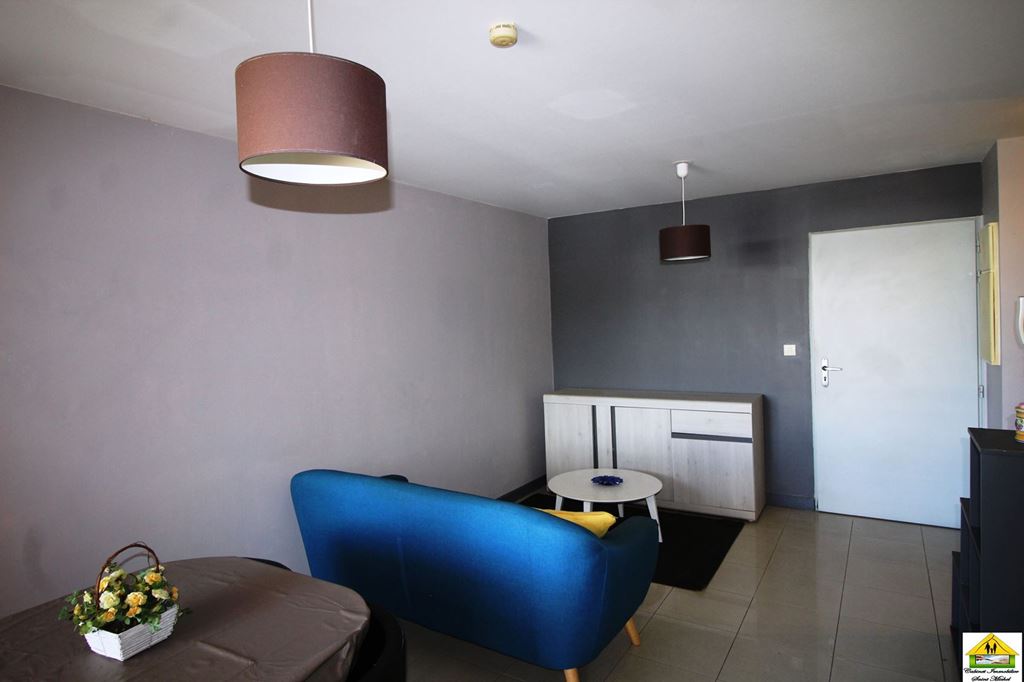 Appartement F2 SAINTE CLOTILDE 650€ Cabinet Immobilier Saint Michel Appartement F2 SAINTE CLOTILDE 650€ Cabinet Immobilier Saint Michel